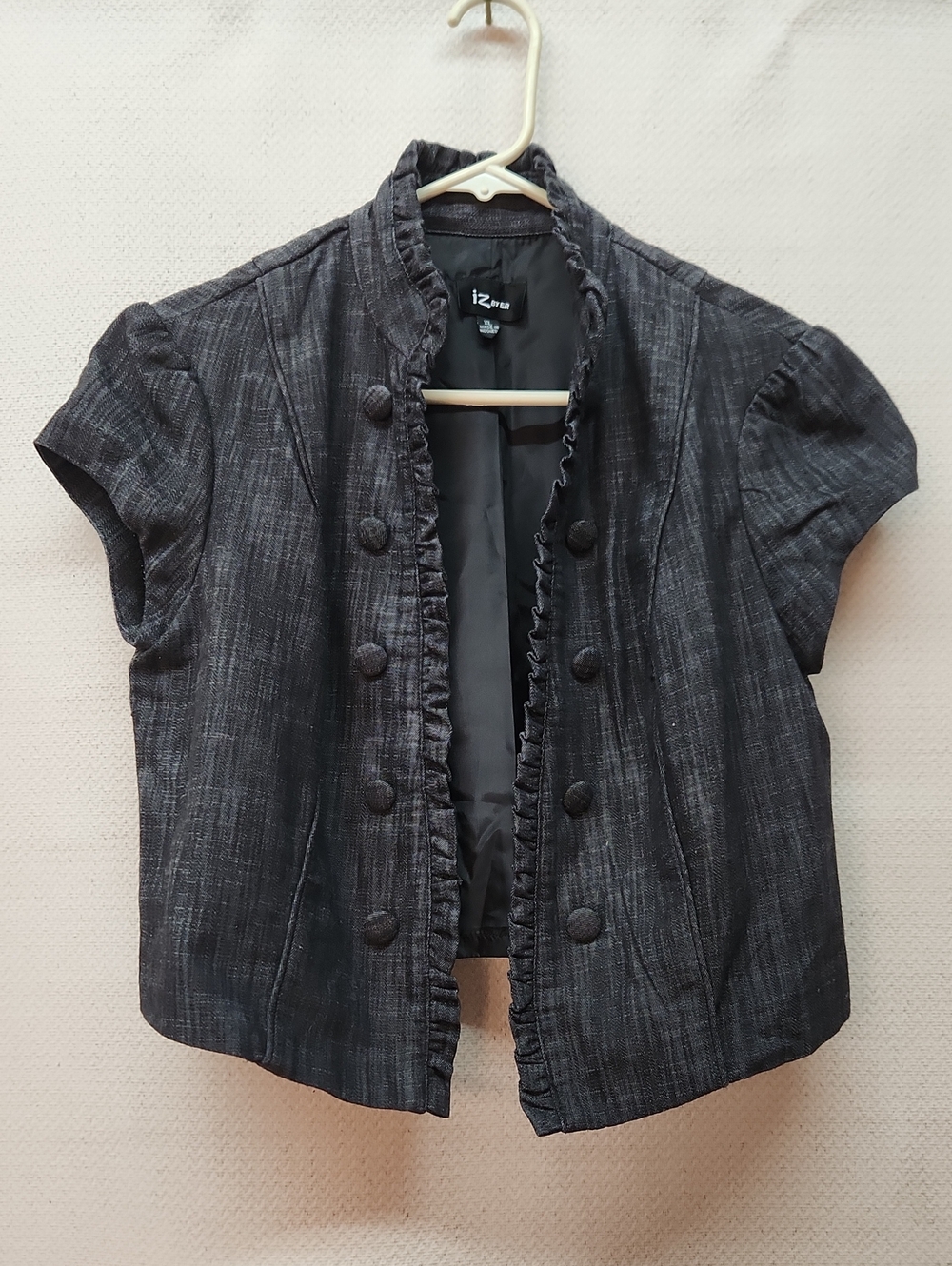 Iz Byer Black Short-Sleeve Ruffle-Front Jacket
